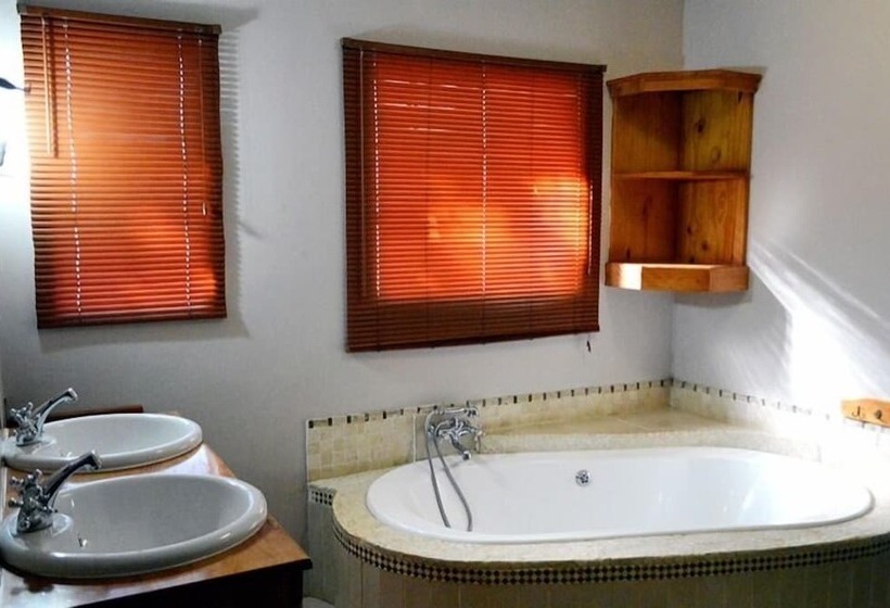 פנסיון Barnstormers Rest