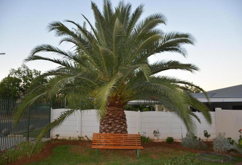 פנסיון Blue Crane Guest House Bloemfontein