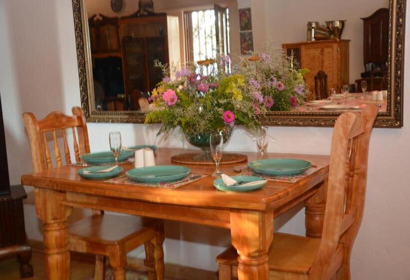 פנסיון Blue Crane Guest House Bloemfontein