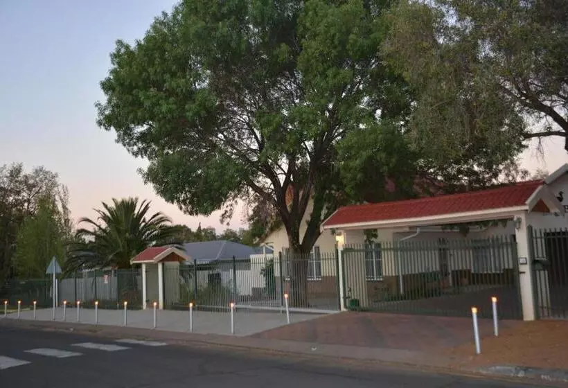 پانسیون Blue Crane Guest House Bloemfontein