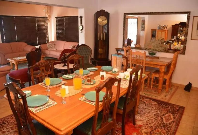 پانسیون Blue Crane Guest House Bloemfontein