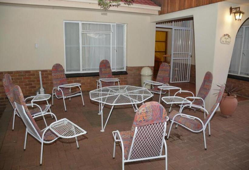 פנסיון Blue Crane Guest House Bloemfontein