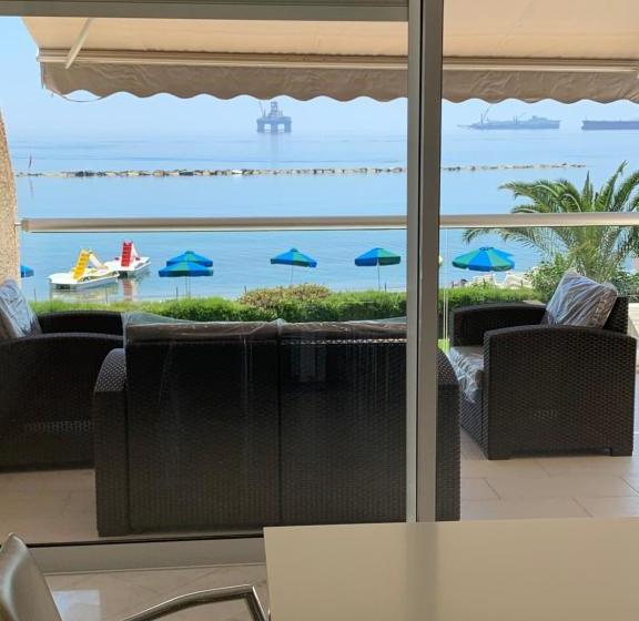 River Beach Apartment 101