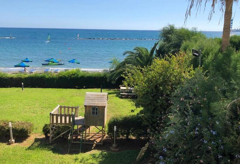 River Beach Apartment 101