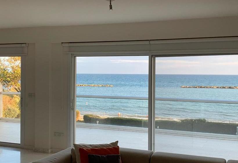 River Beach Apartment 101