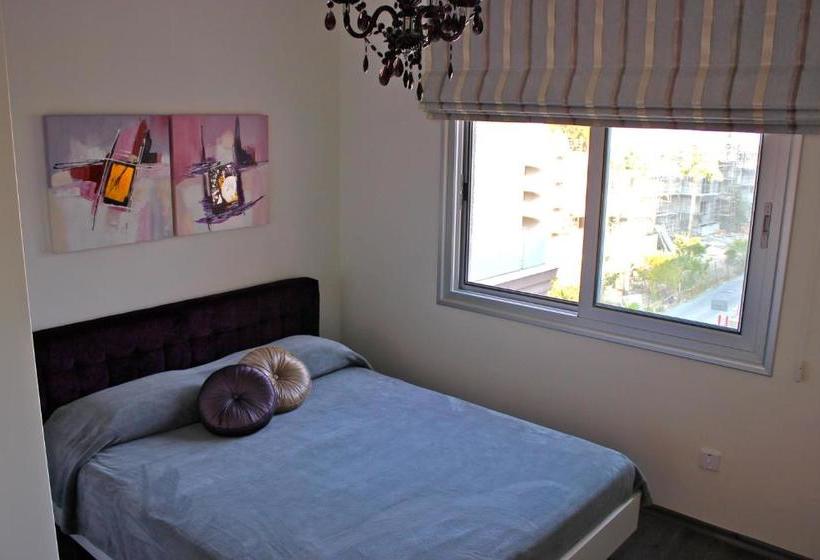 River Beach Apartment 101