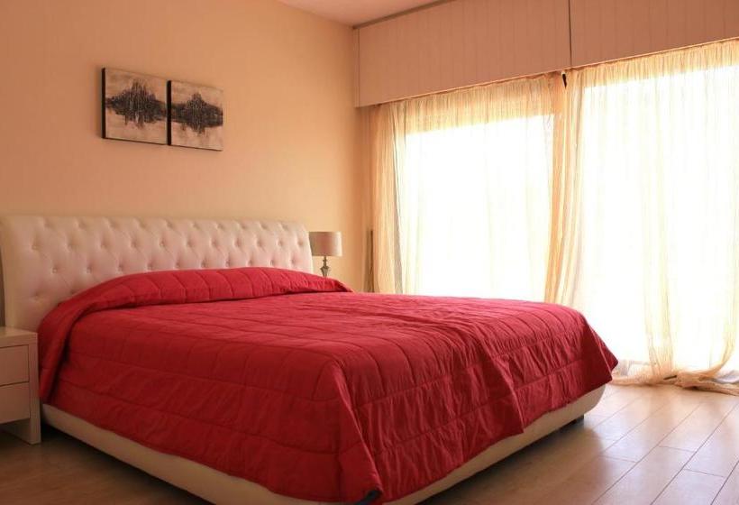 River Beach Apartment 101