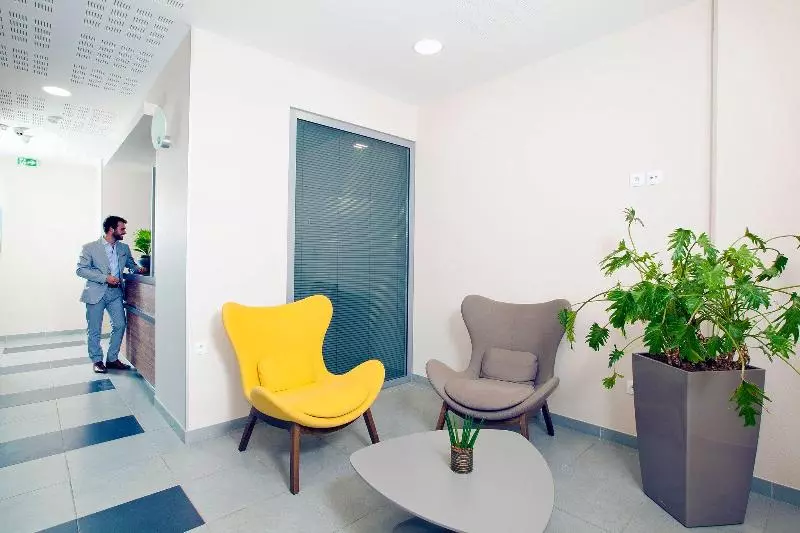 Séjours & Affaires Paris Bagneux