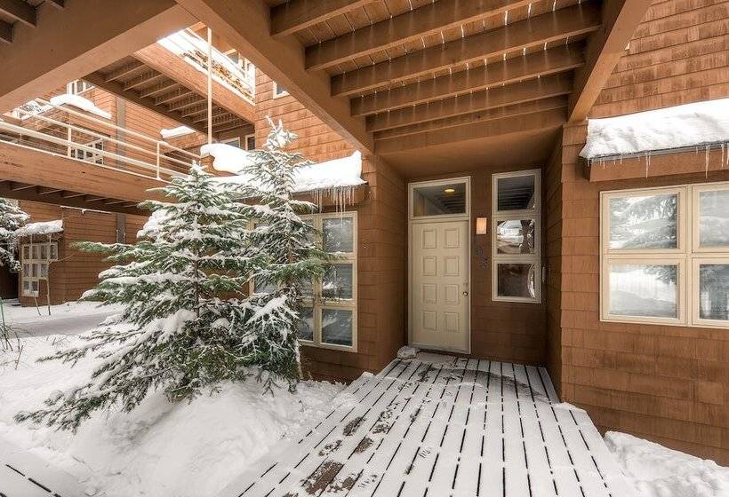 River Glen Condos By Crmr