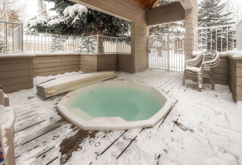 River Glen Condos By Crmr