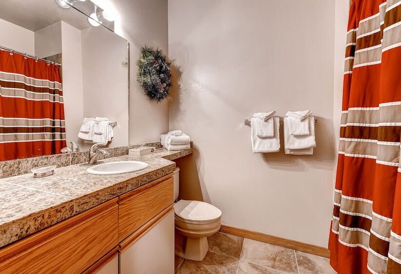 River Glen Condos By Crmr