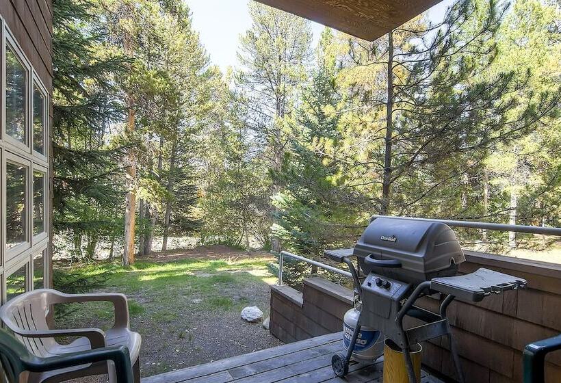 River Glen Condos By Crmr