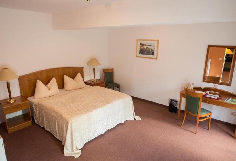 Aamiaismajoitus (B&B) Internat Schloss Spiegelberg