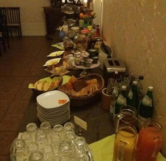 Aamiaismajoitus (B&B) Internat Schloss Spiegelberg