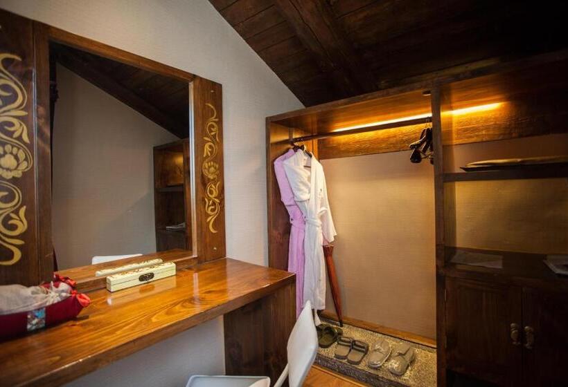 فندق Arrokhampa By Zinc Journey Shangrila