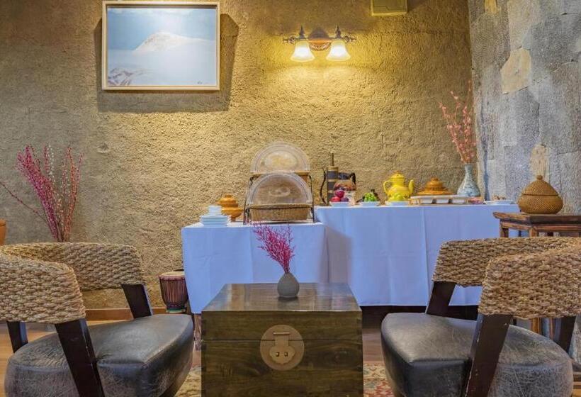 فندق Arrokhampa By Zinc Journey Shangrila