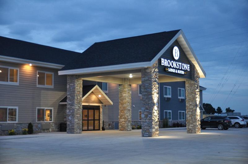酒店 Brookstone Lodge & Suites