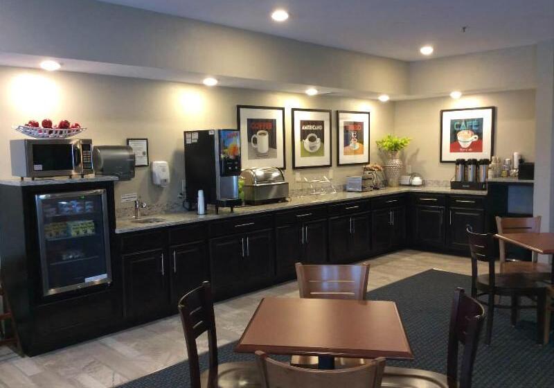 酒店 Brookstone Lodge & Suites