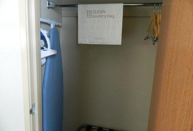 酒店 Brookstone Lodge & Suites