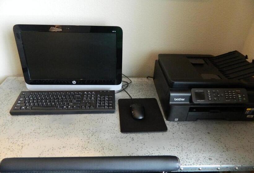 酒店 Brookstone Lodge & Suites