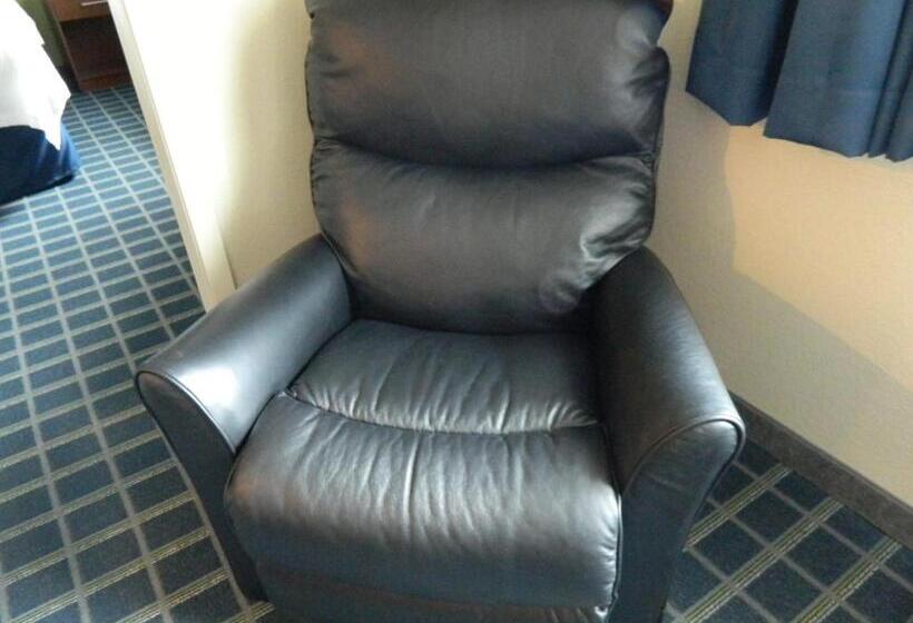 酒店 Brookstone Lodge & Suites