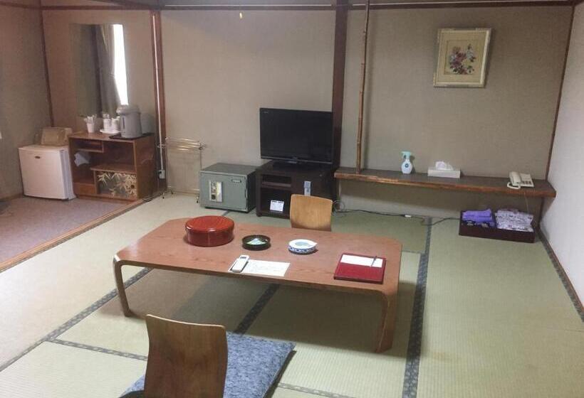 בית מלון כפרי Niseko Grand