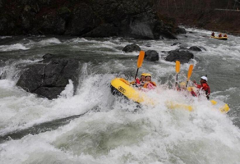 Petit Hotel Blanc Fleur