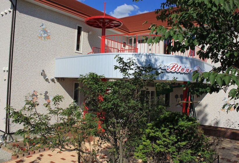 Petit Hotel Blanc Fleur