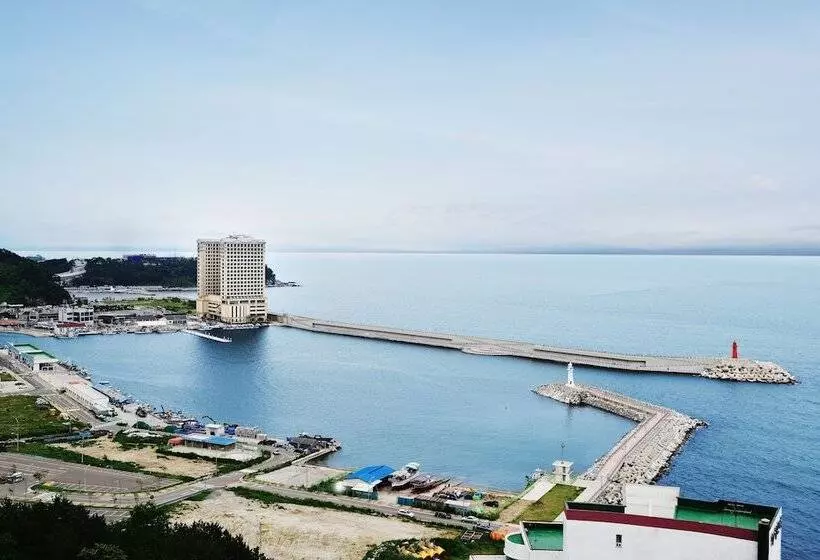 Hotelli Ramada By Wyndham Gangwon Sokcho