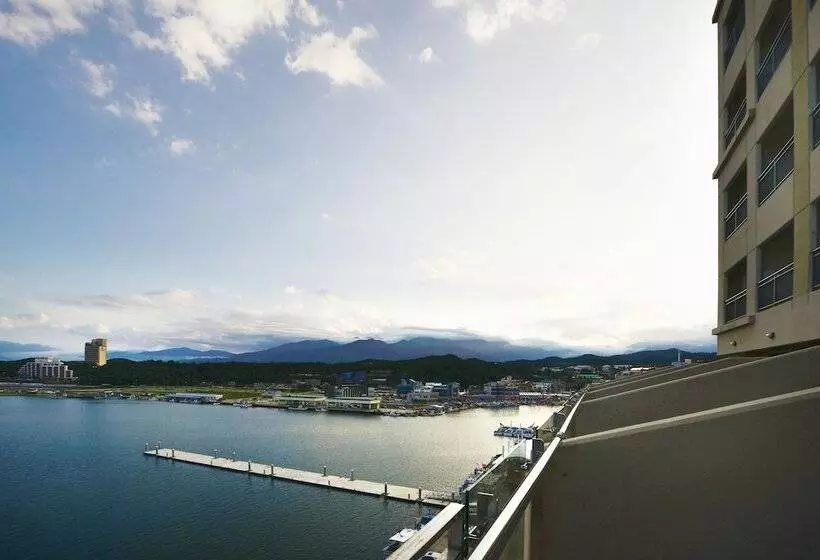 Hotelli Ramada By Wyndham Gangwon Sokcho