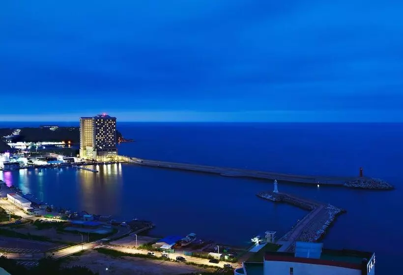 Hotelli Ramada By Wyndham Gangwon Sokcho