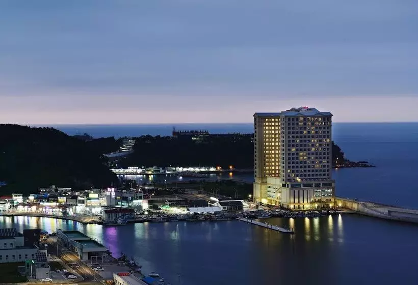 Hotelli Ramada By Wyndham Gangwon Sokcho