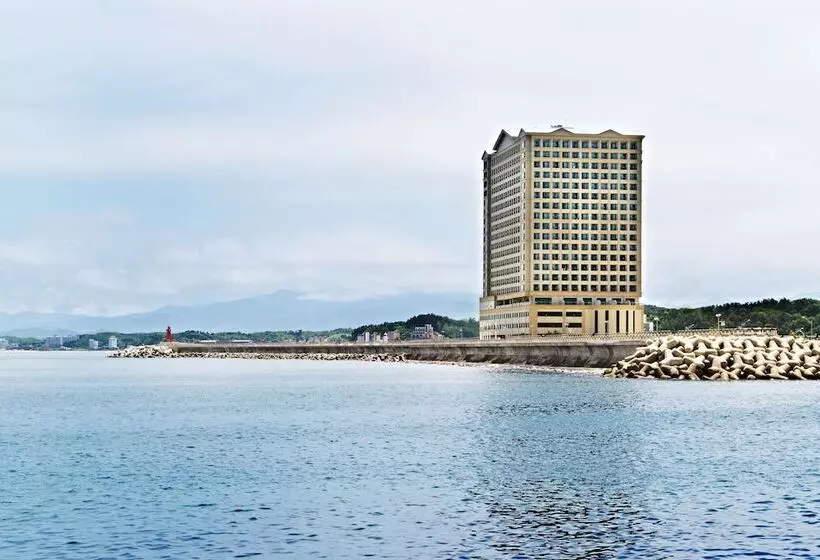 Hotelli Ramada By Wyndham Gangwon Sokcho