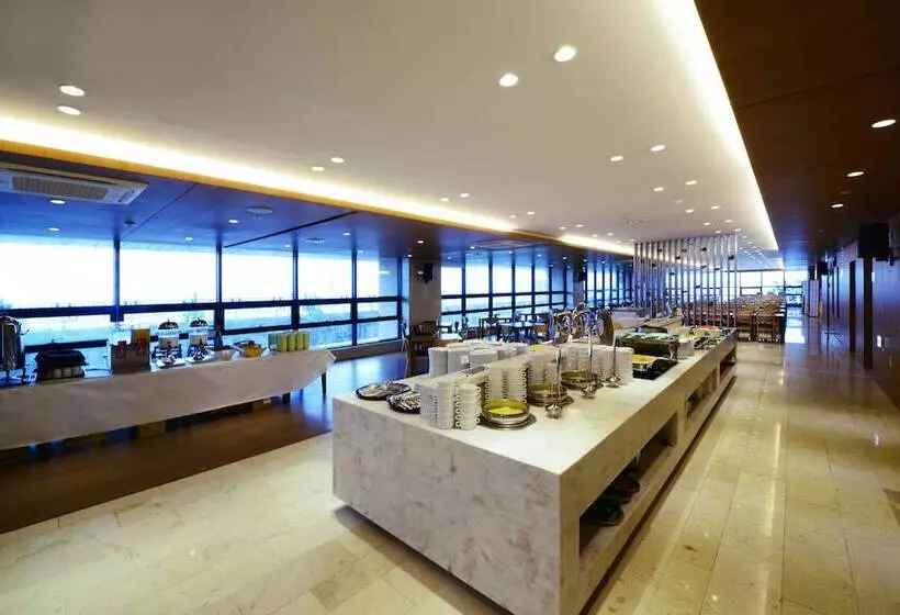 Hotelli Ramada By Wyndham Gangwon Sokcho