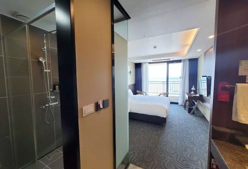 Hotelli Ramada By Wyndham Gangwon Sokcho