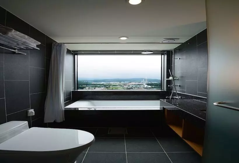 Hotelli Ramada By Wyndham Gangwon Sokcho