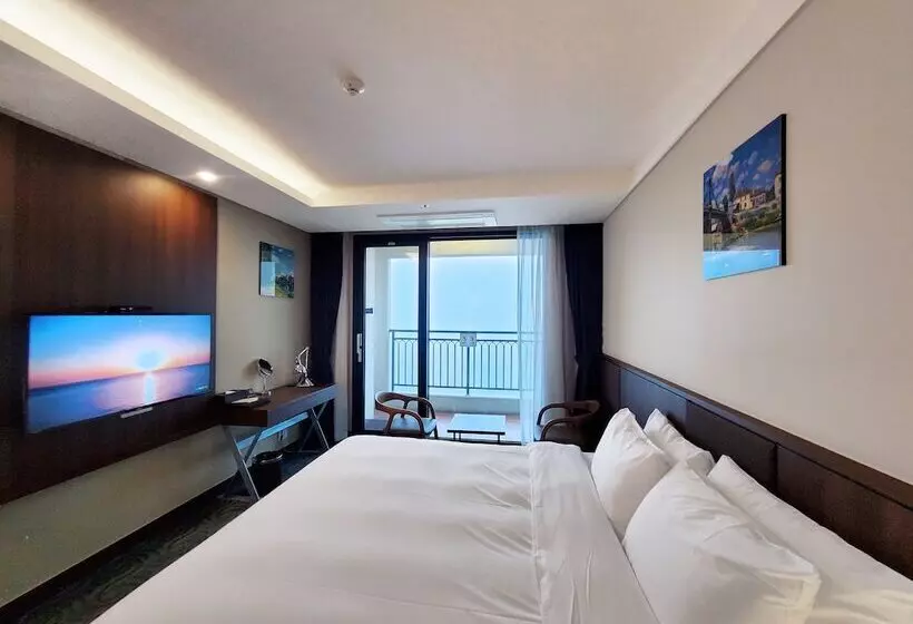 Hotelli Ramada By Wyndham Gangwon Sokcho