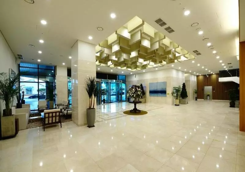 Hotelli Ramada By Wyndham Gangwon Sokcho