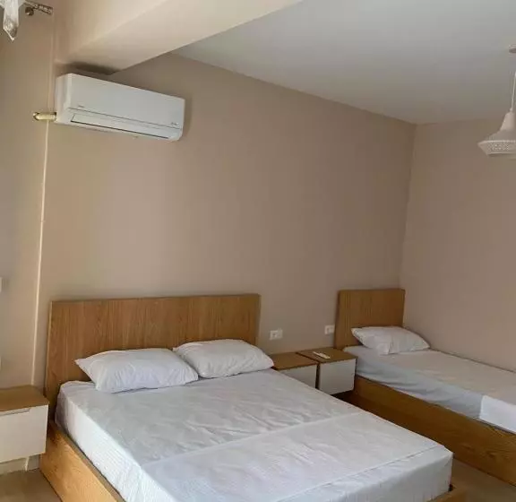 ホテル Saranda Rooms
