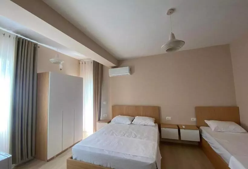ホテル Saranda Rooms