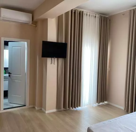 ホテル Saranda Rooms