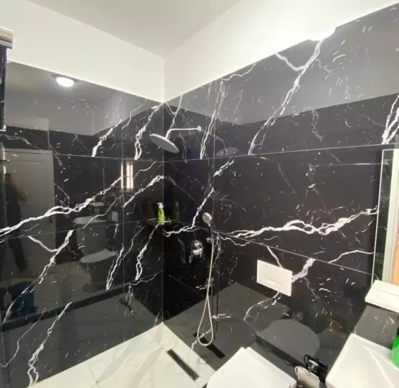 ホテル Saranda Rooms