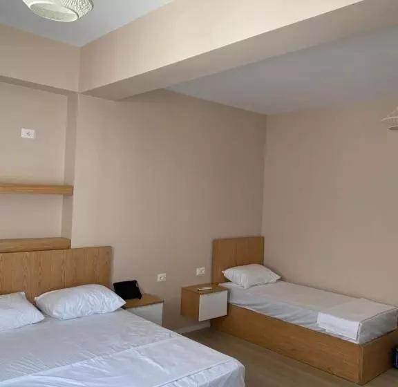 ホテル Saranda Rooms