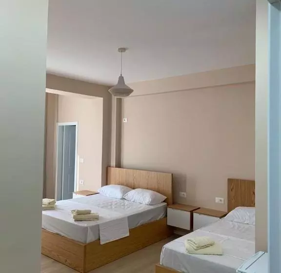 ホテル Saranda Rooms