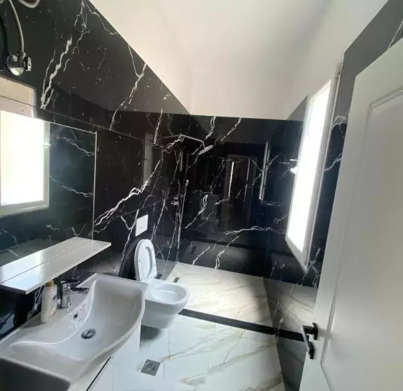 ホテル Saranda Rooms