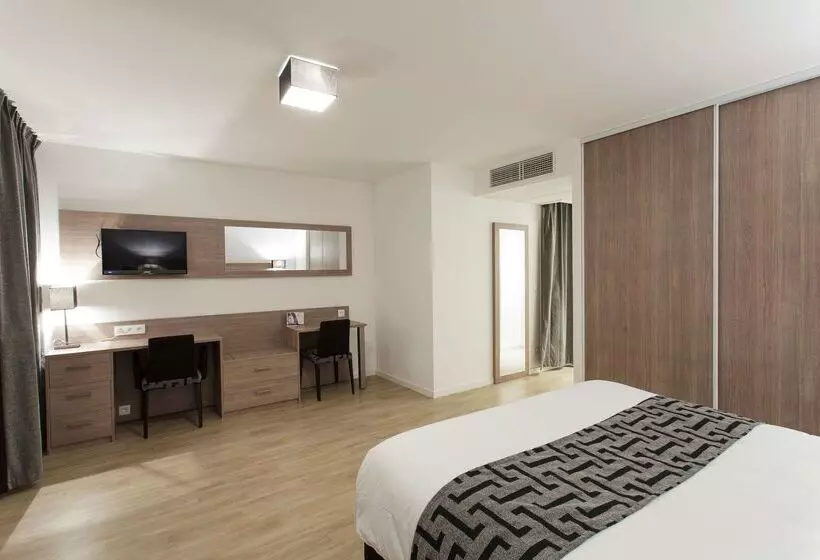 Hotelli Tulip Inn Massy Palaiseau  Residence