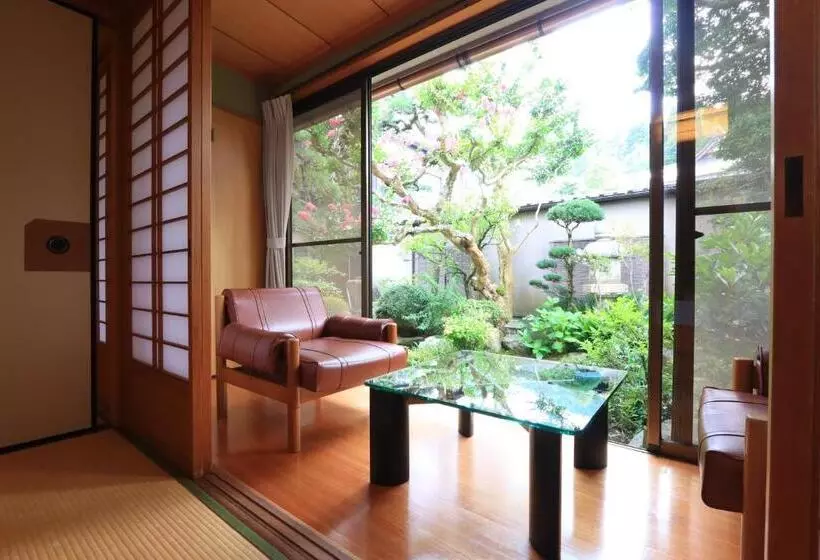 旅館 Kamiobo