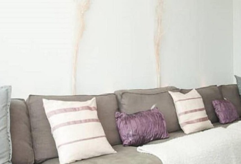 Nge Stays   Downtown Suite Lake View