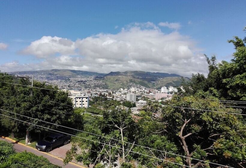 President House Hotel   Hostel