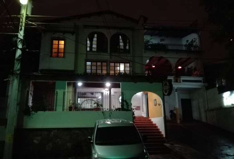 President House Hotel   Hostel